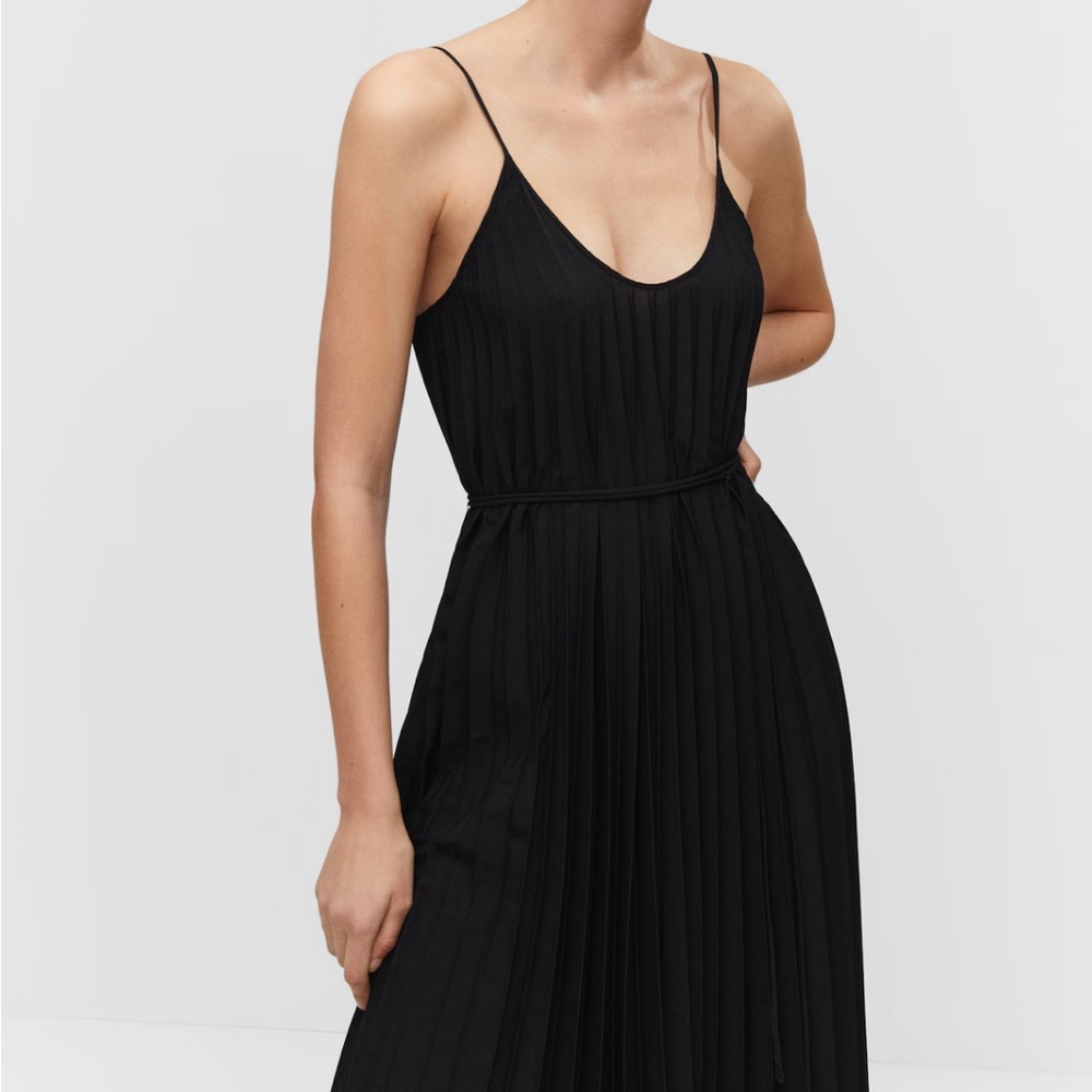 MNG Elegant Black Pleated Dress Size 4